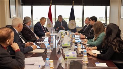 وزير السياحة والآثار يعقد اجتماعاً مع اتحاد المستثمرين المصريين