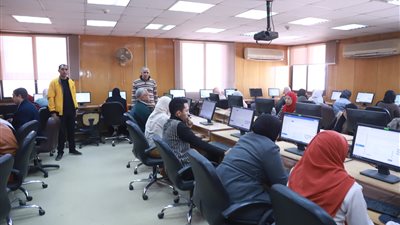 مركز التحول الرقمى بجامعة جنوب الوادى يجرى اختبارات لـ 120 باحثًا