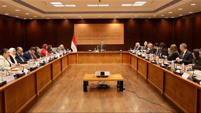 فتحي يبحث مع عمداء كليات السياحة تطوير نظم التعليم والتدريب وضمان توافقها مع سوق العمل 