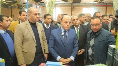 محافظ كفرالشيخ يتفقد سوق 