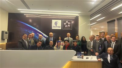 وزير الطيران  يتفقد مطار القاهرة  ويهنئ العاملين في مختلف مواقع العمل 