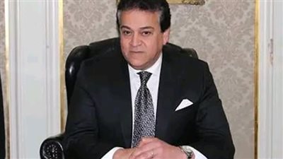 وزير الصحة يتلقى تقريرًا مفصلاً حول جهود هيئة الدواء لضمان استدامة توافر الدواء للمواطنين