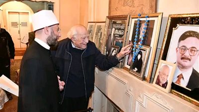 الفنان رشوان توفيق يحكي لوزير الأوقاف تفاصيل رؤية النبي في المنام 