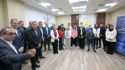 رئيس الوزراء يلتقي عددا من خريجي برنامج التدريب من أجل التوظيف وأكاديمية المواهب المصرية