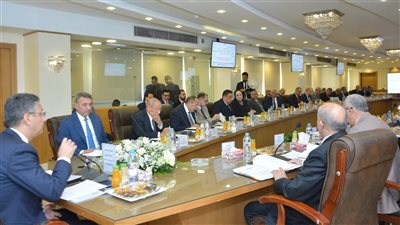بالصور..  وزير التموين يترأس اجتماع الجمعية العامة للشركة القابضة للصناعات الغذائية