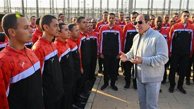 الرئيس السيسي يتفقد الأكاديمية العسكرية.. ويؤكد ضرورة الوعي بالأحداث المحلية والإقليمية والدولية
