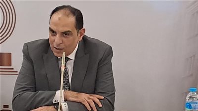 رئيس لجنة الجمارك يطالب بإصلاحات جذرية للنظام الجمركي خلال لقاء وزير المالية