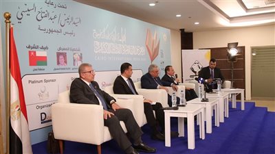 معرض الكتاب يناقش 