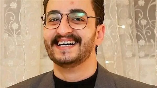 خلف الحدث