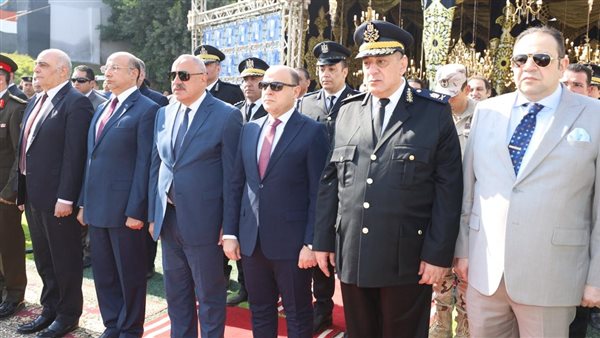 خلف الحدث