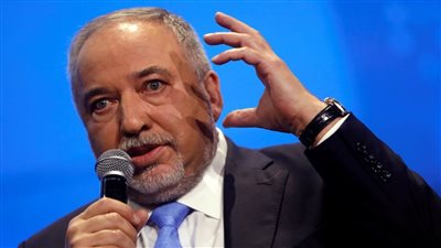 ليبرمان يُهاجم كاتس لاستطلاعه رأي مرشحين لمنصب رئيس الأركان بشأن 