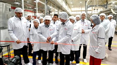 وزير الصناعة يشهد افتتاح خط إنتاج جديد بمصنع شركة كوكاكولا باستثمارات 31.5 مليون دولار