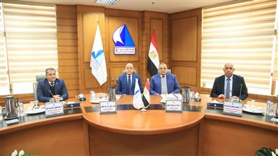 التوسع في إقامة الصرف واستئناف العمل بالمشروعات المتعثرة والمتوقفة بكفرالشيخ 