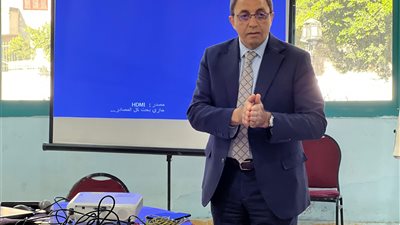 محافظ قنا يشهد افتتاح دورة تدريبية في اللغة الإنجليزية 