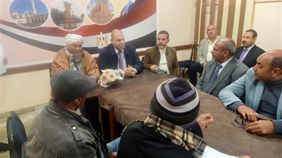 وكيل تعليم قنا يشدد علي تفعيل الوحدة المنتجة بالمدارس