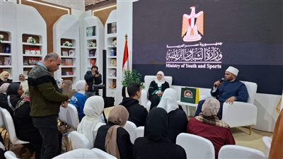أفكار هدامة تتسلل عبر وسائل التواصل الإجتماعي.. ندوة للشباب بمعرض الكتاب 