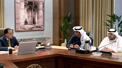 مدبولي يلتقي وزيري الصناعة والاستثمار الإماراتيين لمتابعة موقف المشروعات بين البلدين