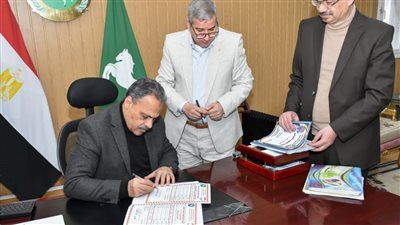 بنسبة نجاح 74.7%.. محافظ الشرقية يعتمد نتيجة الشهادة الإعدادية للفصل الدراسي الأول