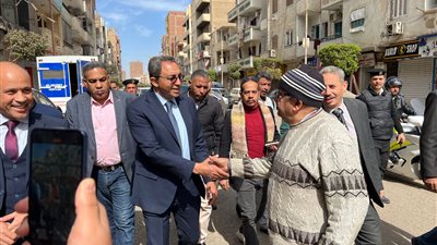 محافظ قنا يجري جولة ميدانية مفاجئة لمتابعة أسعار السلع الغذائية بنجع حمادي