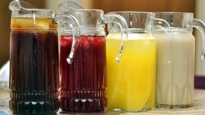 المشروبات الرمضانية.. فوائد صحية وأسعار تنافسية على مائدة الإفطار والسحور