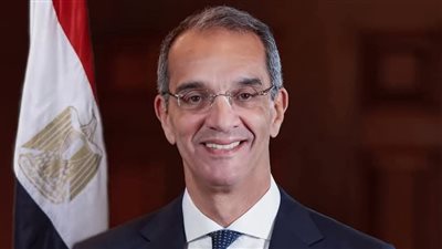 وزير الاتصالات يغادر إلى برشلونة للمشاركة في المؤتمر العالمي للمحمول 
