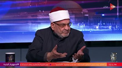إعلامي شهير يشعل الجدل بإنكار عذاب القبر.. وأحمد كريمة يرد