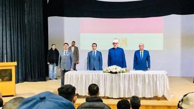 بناء الإنسان على أسس متعدده يحميه من الانحراف 