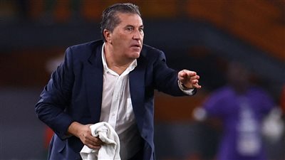 الغندور يكشف سبب التعاقد مع بيسيرو رغم المفاوضات مع ميكالي