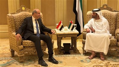 الحفني يبحث  مع وزير الاقتصاد الإماراتي دعم التعاون في السلامة الجوية، وتكنولوجيا الطيران والاستدامة البيئية