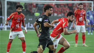 صراع القمة بين الأهلي والزمالك في الدوري