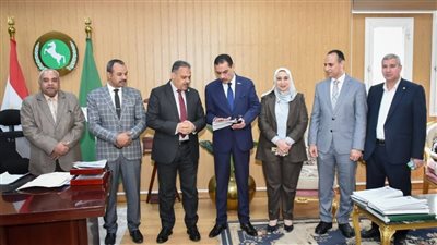 محافظ الشرقية يبحث مع نواب البرلمان مشكلات الدوائر وآليات تحسين الخدمات