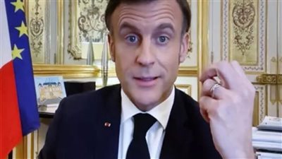 فرنسا تقود ثورة في حماية الأطفال من الإنترنت.. حظر السوشيال ميديا لمن هم دون 15 عامًا