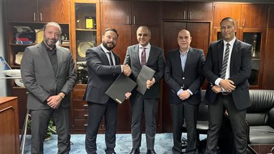 مصـرللطيران توقع عقد لتطوير وتحسين طرق التوزيع لحجوزات الرحلات الجوية
