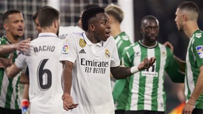 ريال مدريد يهدر فرصة التصدر بعد الهزيمة بثنائية ريال بيتيس في الدوري