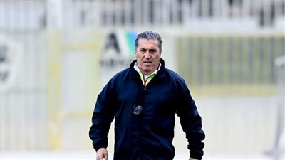 إعلامي يكشف عن العلاقة بين بيسيرو ولاعبي الزمالك.. تفاصيل