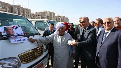 البنك الزراعي المصري يسلم78 سيارة ميكروباص ضمن مبادرة إحلال السيارات بمحافظة المنيا
