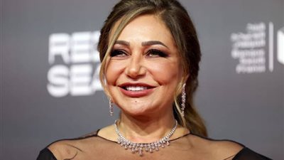ليلى علوي تكشف سر رشاقتها بوصفة سحرية.. العمر مجرد رقم