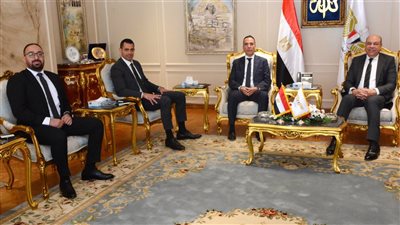 الحفني يبحث مع وفد  
