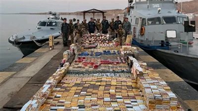 البحرية المصرية تحبط محاولة تهريب كميات كبيرة من المواد المخدرة عبر البحر الأحمر