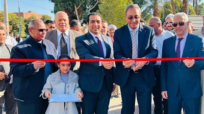 بحجم استثمارات بلغ 20 مليون جنيه .. « عبد الحليم » يفتتح السوق الحضاري بمجمع مواقف مدينة قنا