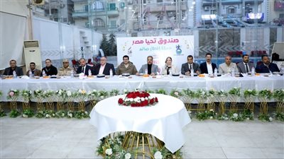 محافظ الشرقية يُشارك عمال النظافة والتجميل مائدة الإفطار الرمضاني بالتعاون مع صندوق تحيا مصر
