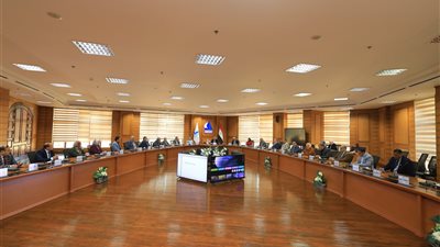 الدكتور دسوقي يؤكد علي أهمية إستمرار الجامعة في دعم واكتشاف النوابغ والمُبتكرين، وتقديم الدعم لهم
