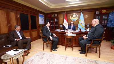  محافظ كفرالشيخ يناقش الملفات ومشاكل الدوائر مع أعضاء مجلسي النواب والشيوخ