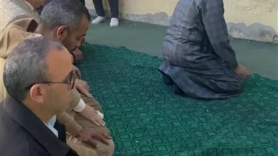 مشهد لن تراه إلا في مصر.. إفطار رمضاني وإقامة صلاة المغرب في كنيسة في الصعيد