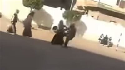 مدير مدرسة يعتدي على طالبة في فناء المدرسة بمحافظة البحيرة بـ