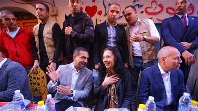 وزيرة التضامن تشارك في أكبر مائدة رمضانية شعبية بالمطرية