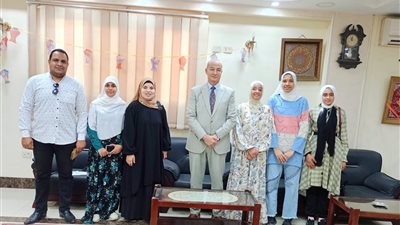 وكيل وزارة الشباب بكفر الشيخ يكرم فريق كرة السلة صم بنات 