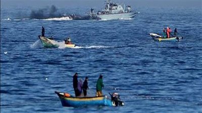 استشهاد صياد فلسطيني بعد قصف الاحتلال الإسرائيلي مركبه بقذيفة شمال غزة
