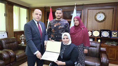 محافظ كفرالشيخ يُكرِّم النائبة مها شعبان الأولى في بطولة الجمهورية لألعاب القوى «ذوى الهمم»