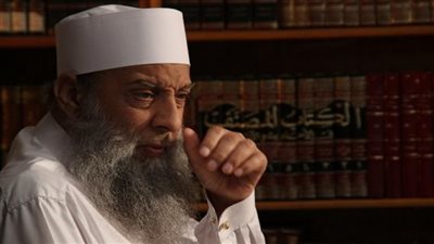 وفاة الداعية السلفي الشيخ أبو إسحاق الحويني بعد مسيرة علمية حافلة
